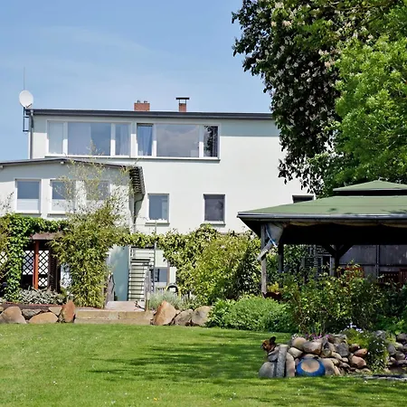 Apartment Gartenblick Altefahr
